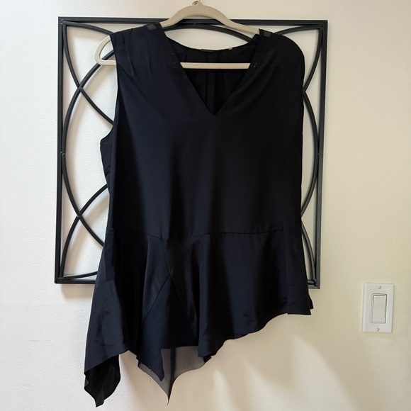 Chic Black Sleeveless Top by Elie Tahari - Picture 1 of 7